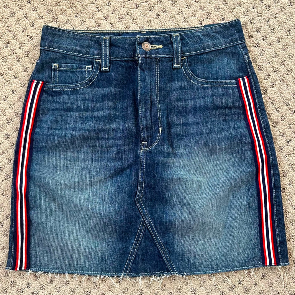 Hollister ultra high-rise side stripe skirt